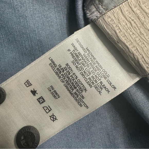 Mountain hardware denim chambray button down shirt Large side pockets hiking - Picture 9 of 9